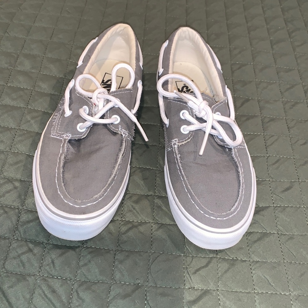 Brand new never worn vans boat style grey size 9 Men’s